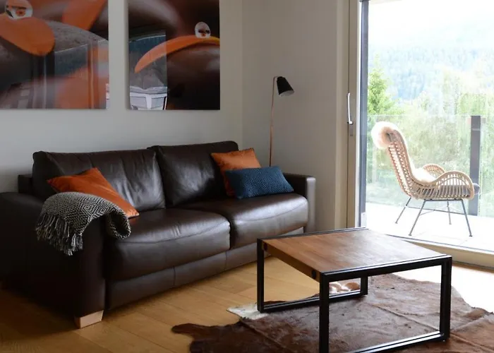 Chasa Rachoegna * 스쿠올